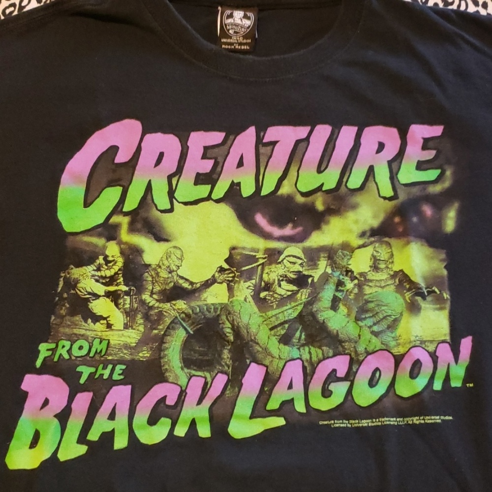 Creature from The Black Lagoon men's XL tshirt